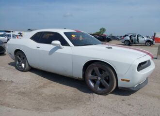  2013 DODGE  - Image 0.