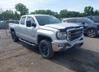  2017 GMC  - Image 0.