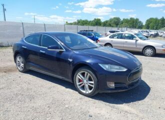  2015 TESLA  - Image 0.