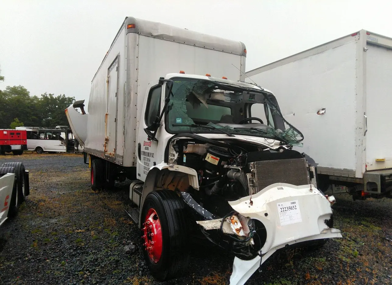 2008 FREIGHTLINER  - Image 1.