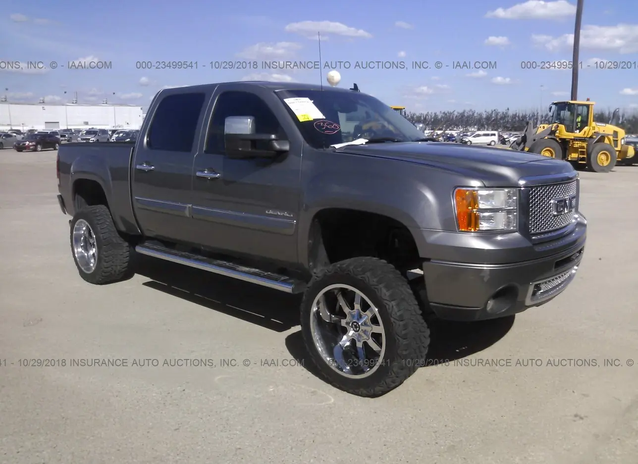 2013 GMC  - Image 1.