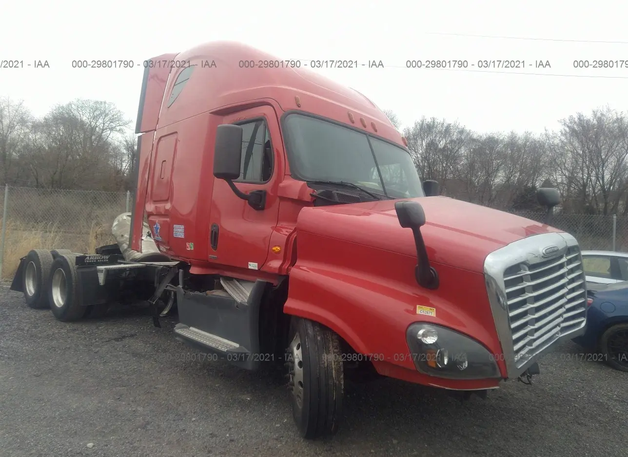 2015 FREIGHTLINER  - Image 1.