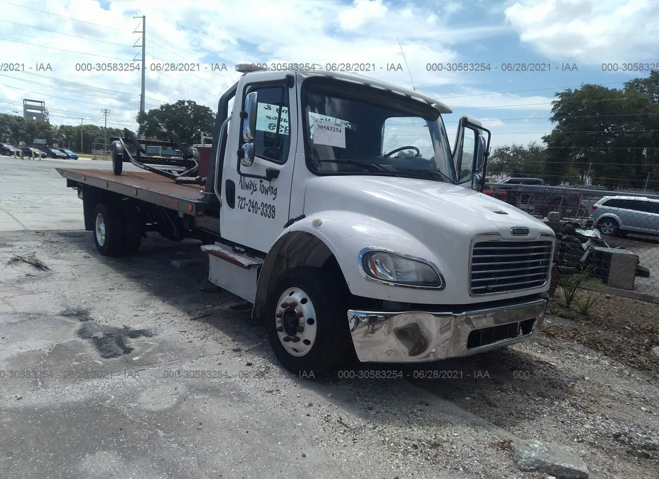 2017 FREIGHTLINER  - Image 1.