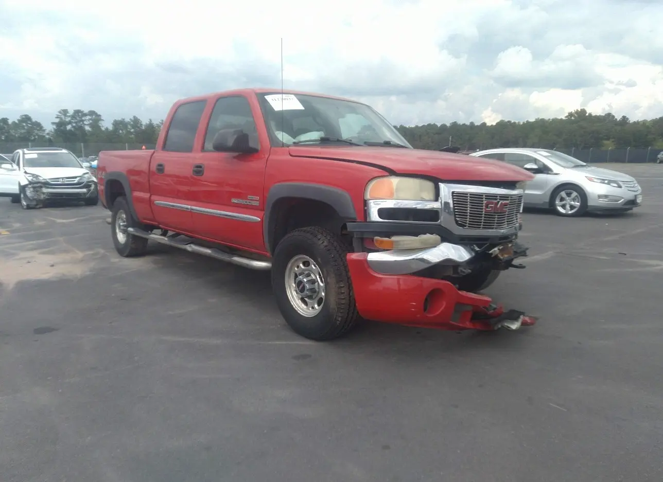 2004 GMC  - Image 1.