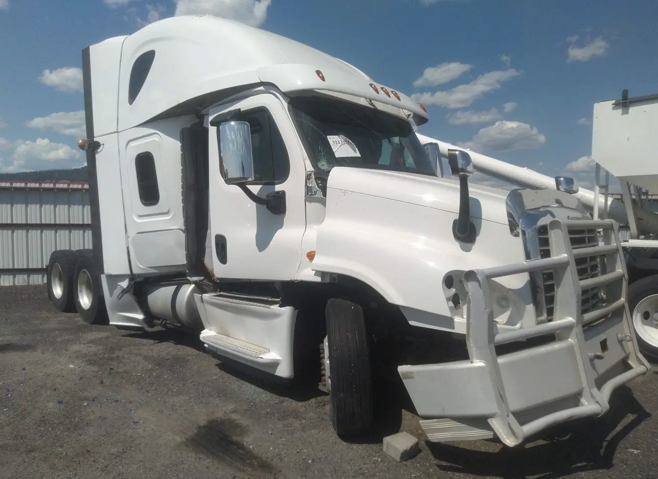 2018 FREIGHTLINER  - Image 1.