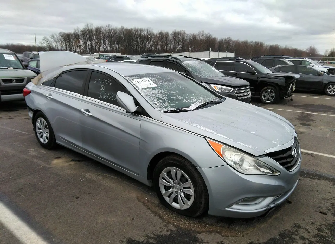 2011 HYUNDAI  - Image 1.