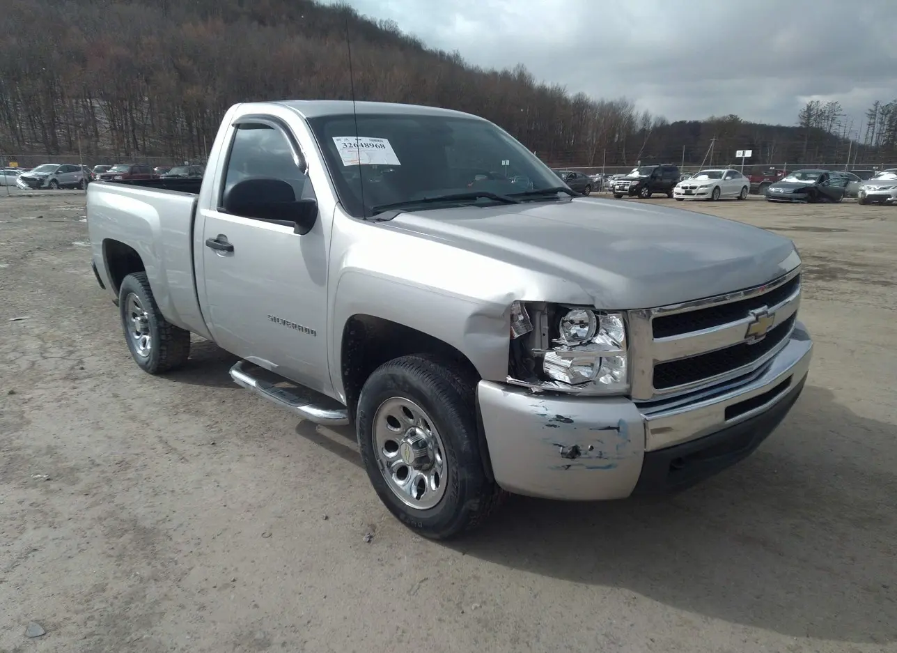 2011 CHEVROLET  - Image 1.