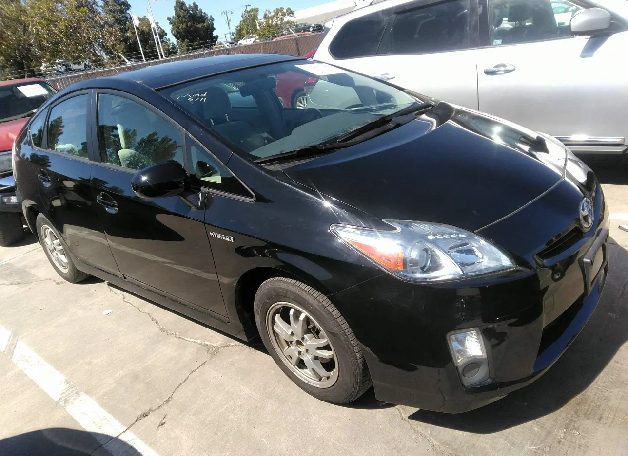 2011 TOYOTA  - Image 1.