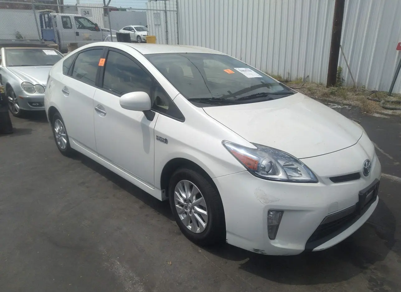 2015 TOYOTA  - Image 1.