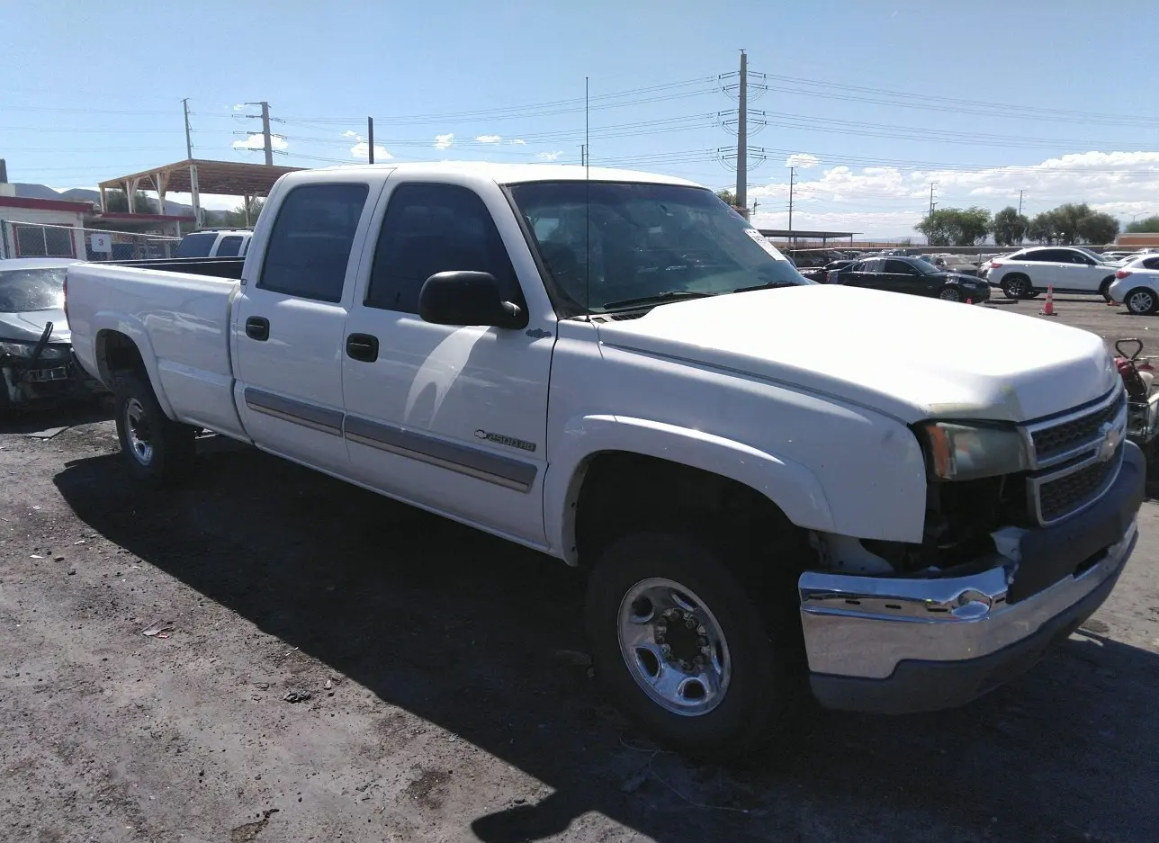 2005 CHEVROLET  - Image 1.