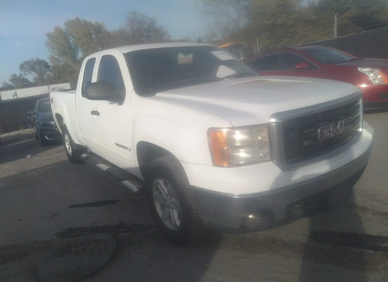 2008 GMC  - Image 1.