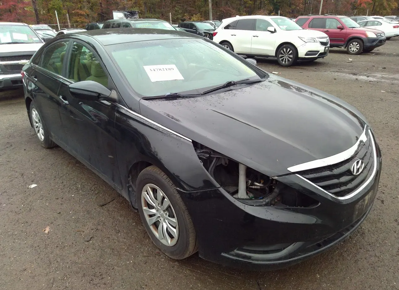 2013 HYUNDAI  - Image 1.