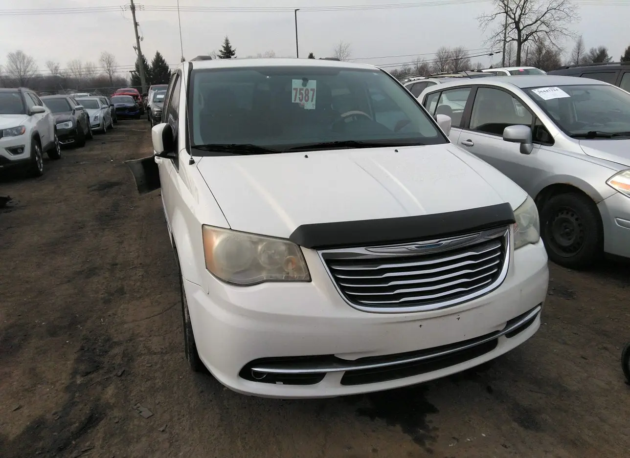 2011 CHRYSLER  - Image 1.