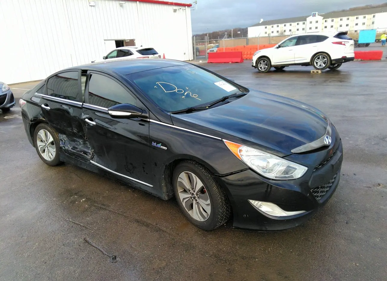 2013 HYUNDAI  - Image 1.