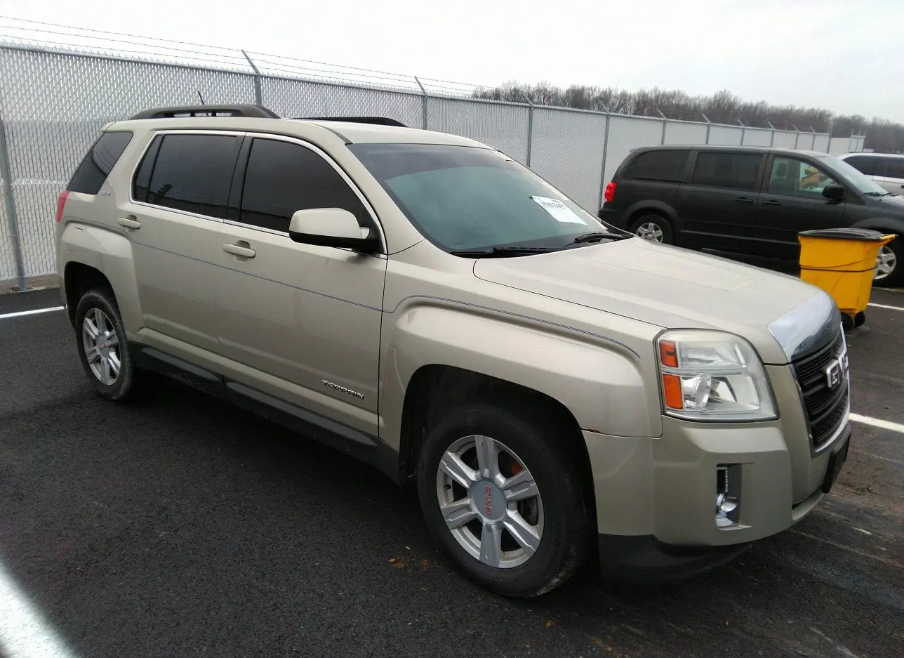 2015 GMC  - Image 1.