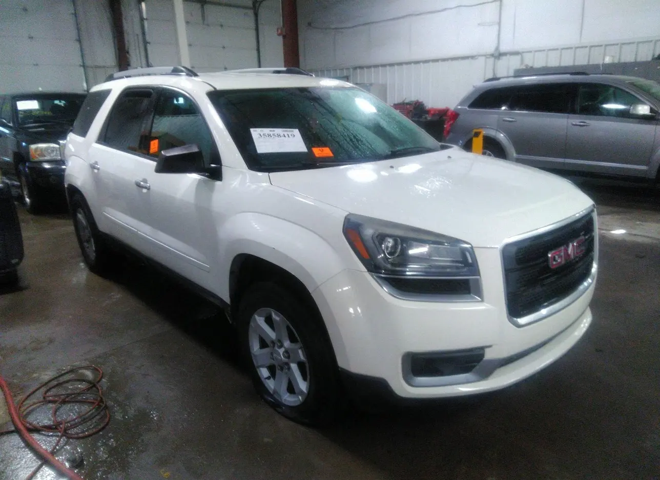 2015 GMC  - Image 1.