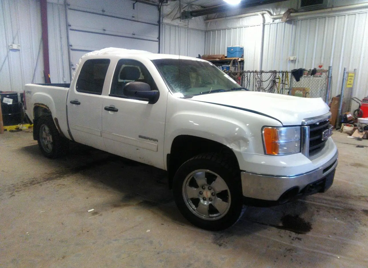 2011 GMC  - Image 1.