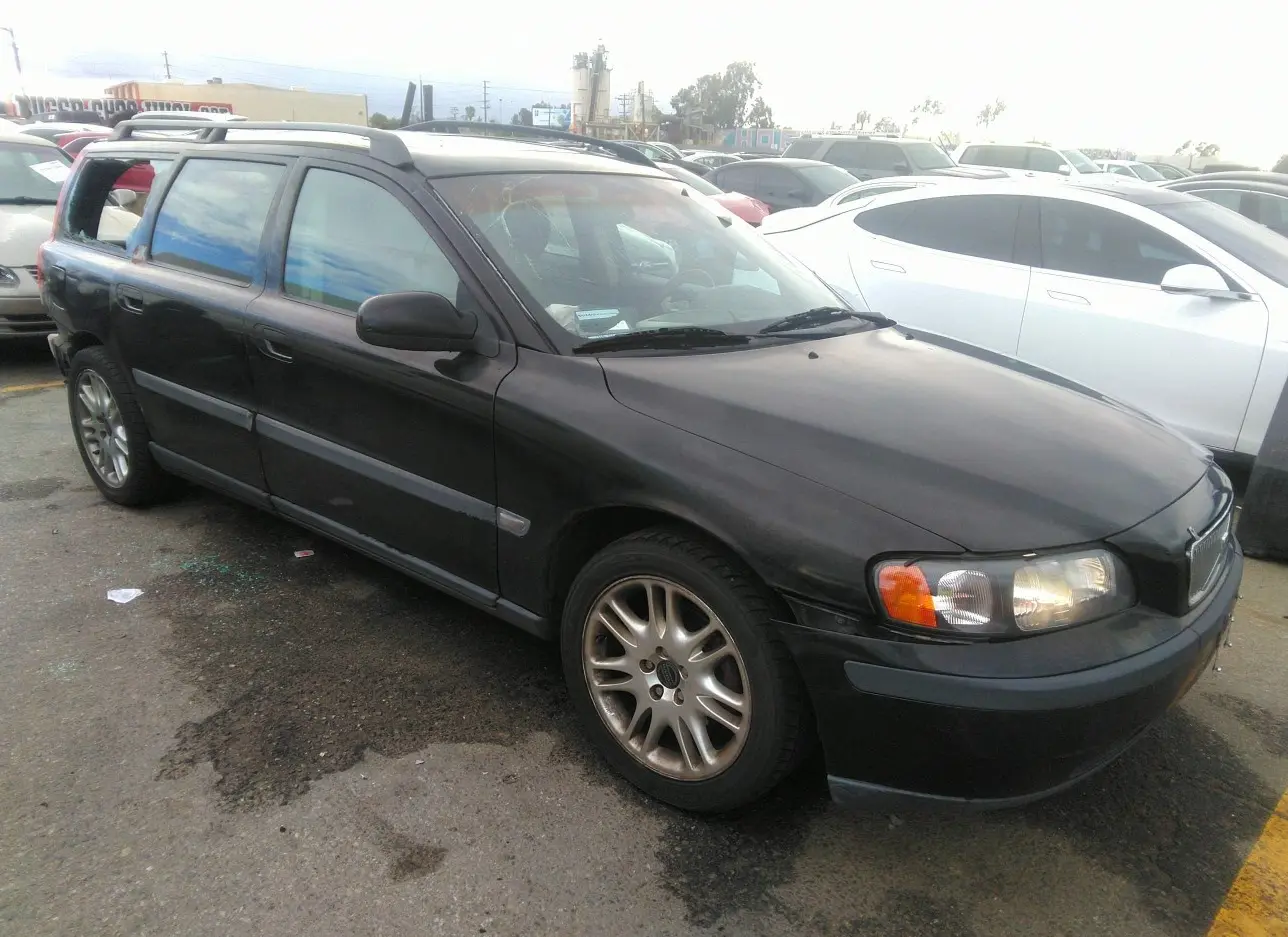 2004 VOLVO  - Image 1.