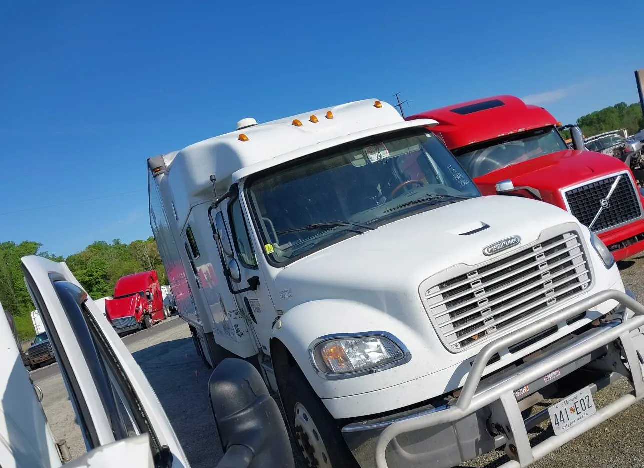 2007 FREIGHTLINER  - Image 1.