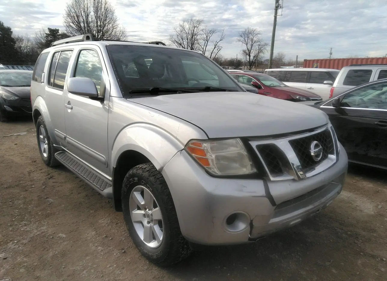 2011 NISSAN  - Image 1.