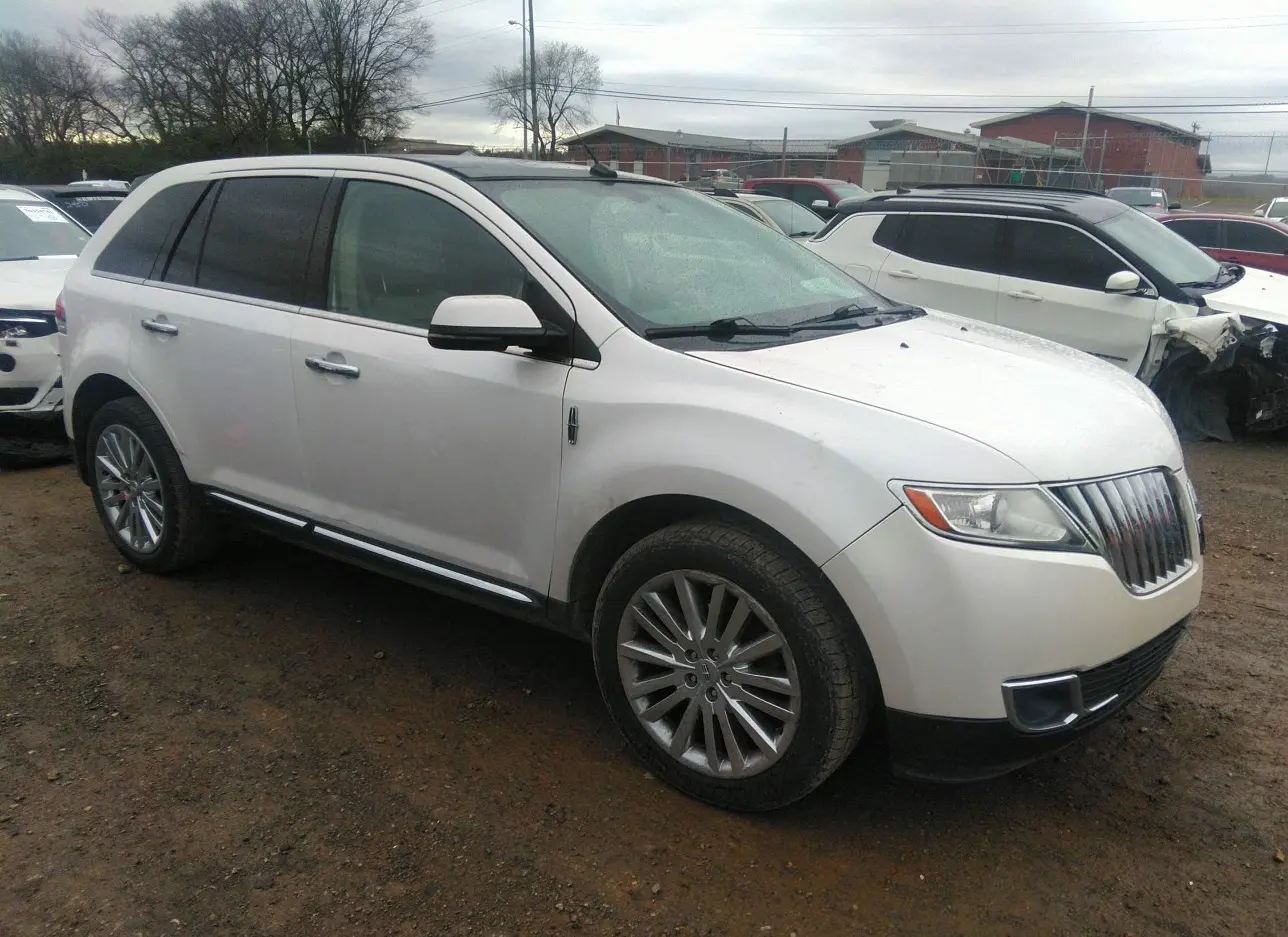 2012 LINCOLN  - Image 1.