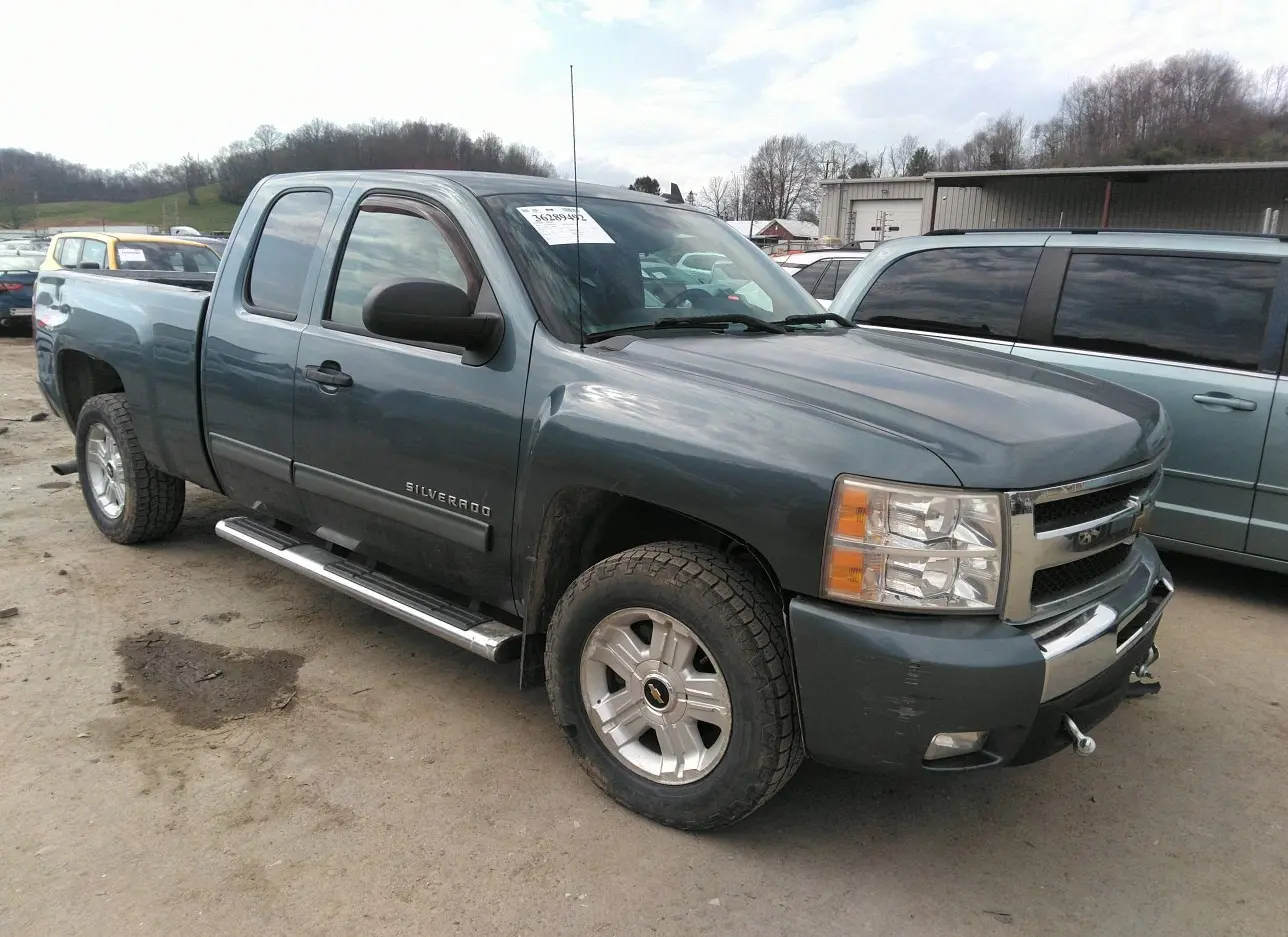 2010 CHEVROLET  - Image 1.