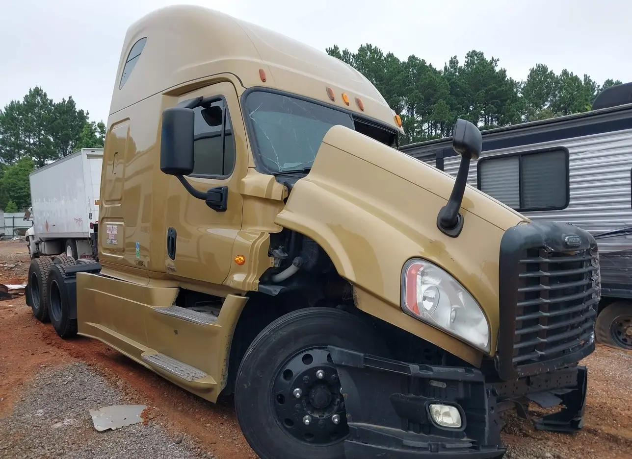 2015 FREIGHTLINER  - Image 1.