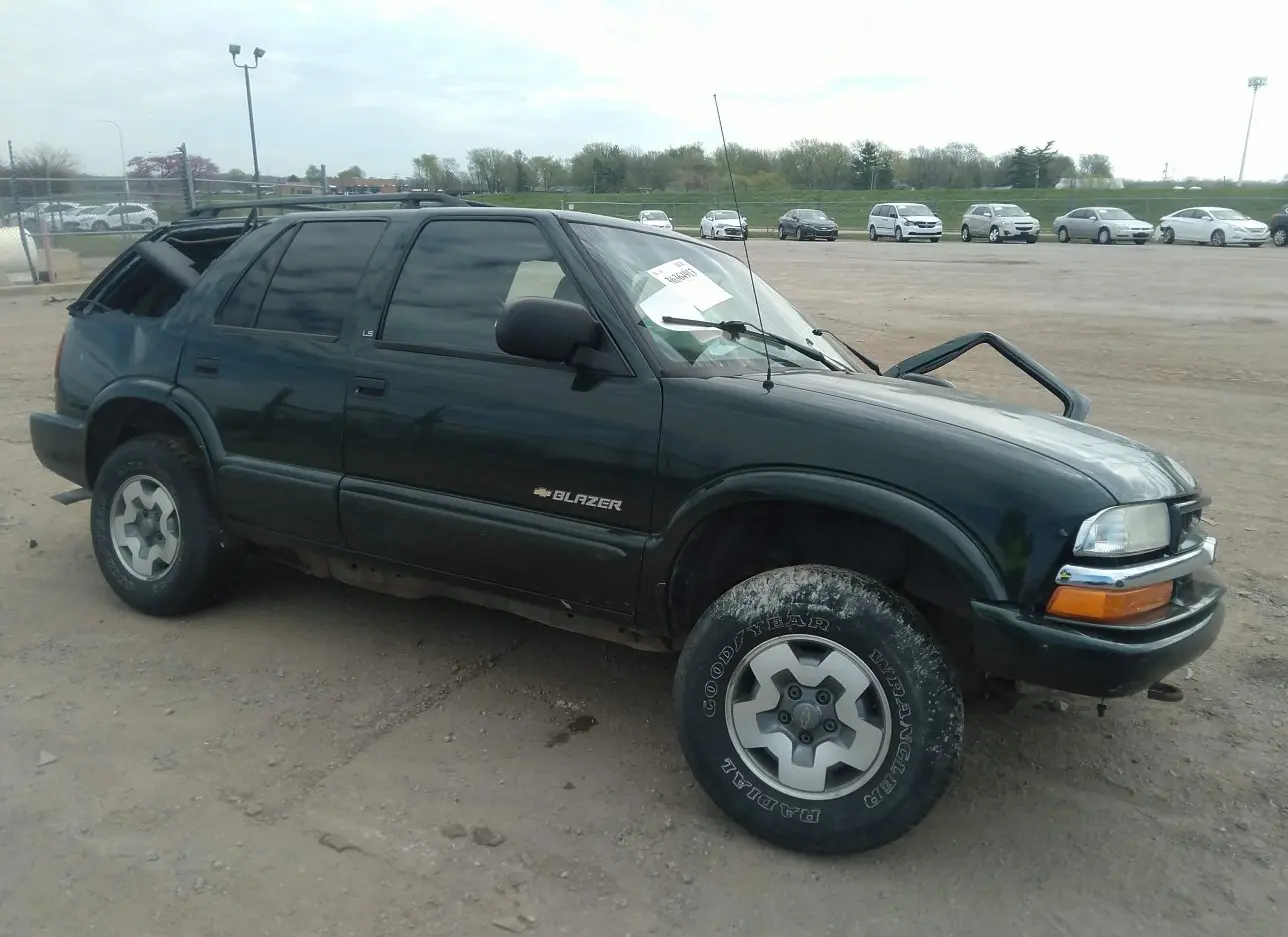 2002 CHEVROLET  - Image 1.