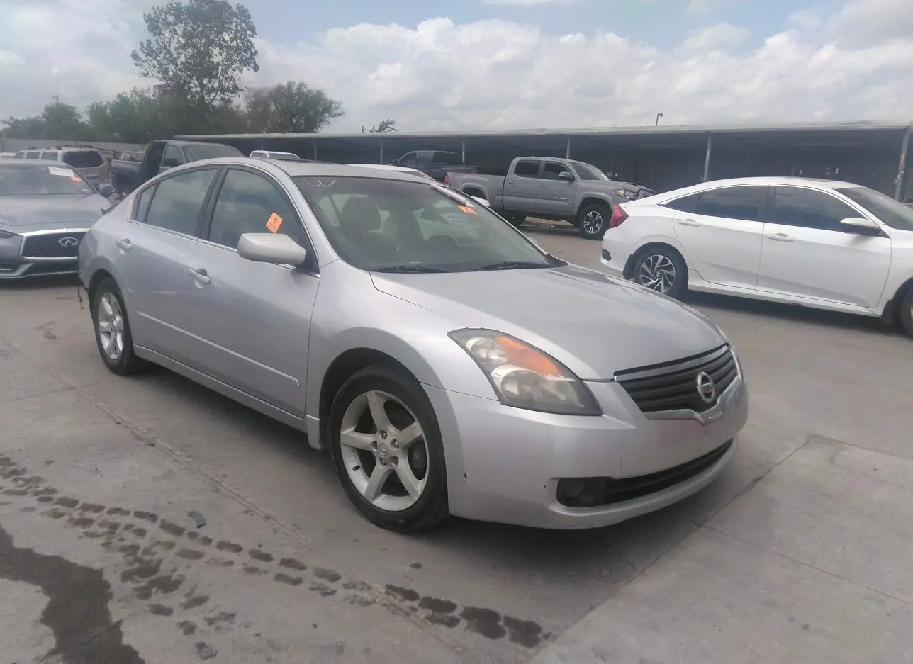 2008 NISSAN  - Image 1.