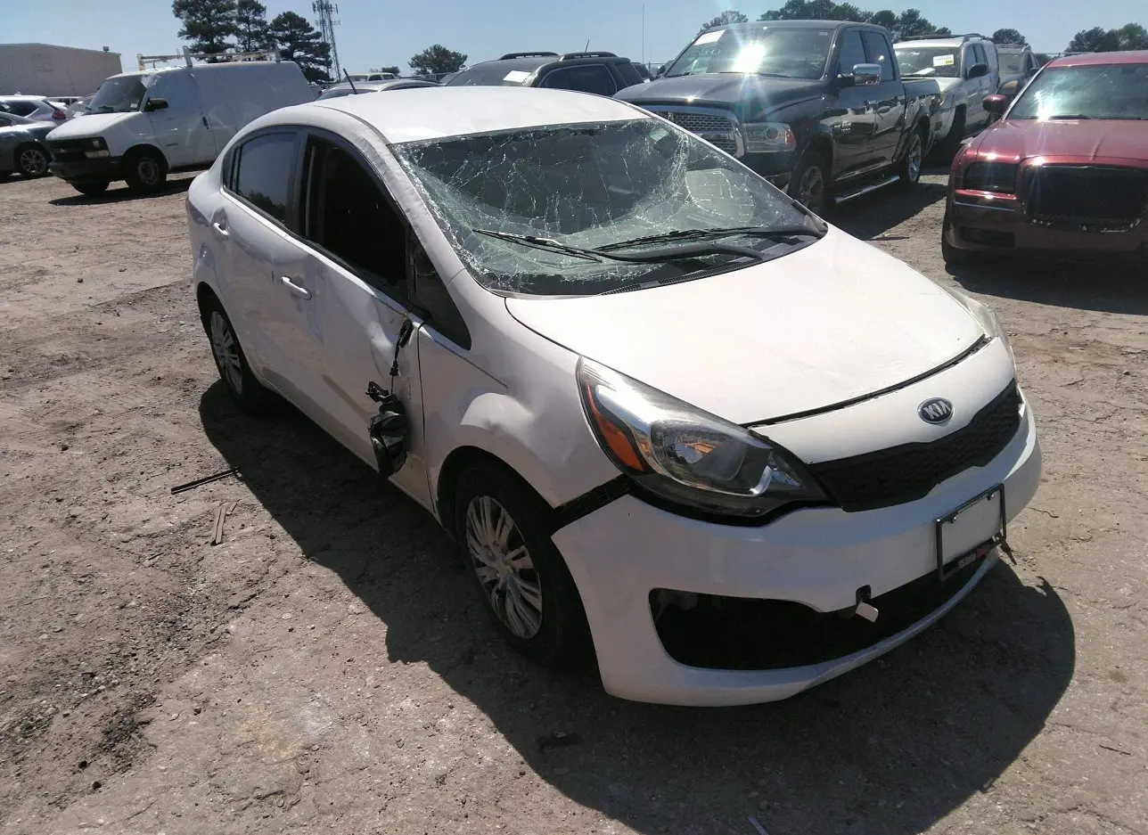 2016 KIA  - Image 1.