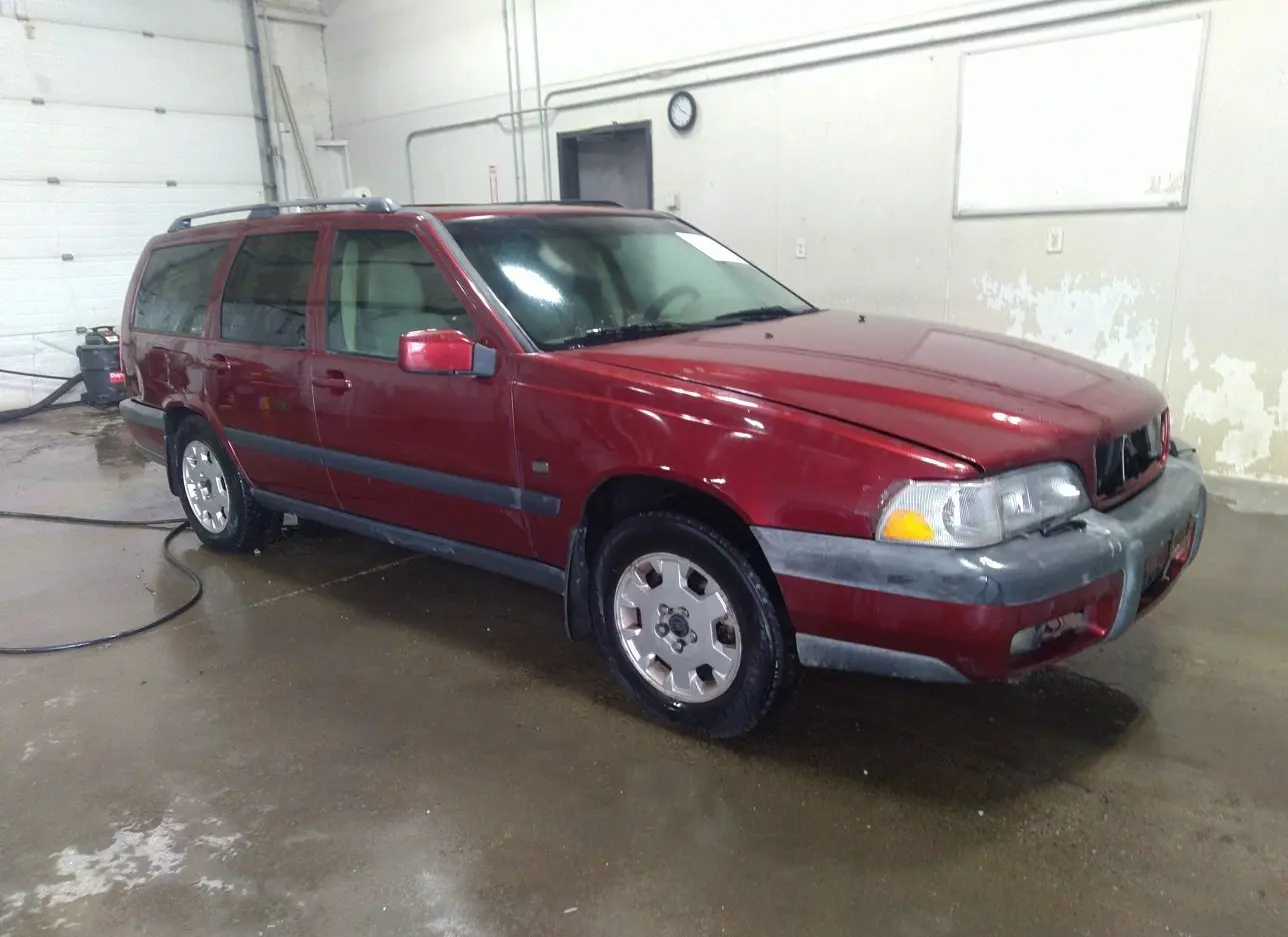 2000 VOLVO  - Image 1.