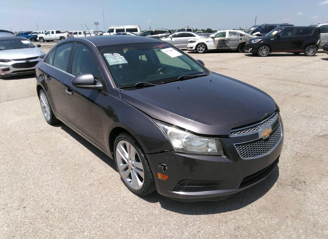 2011 CHEVROLET  - Image 1.