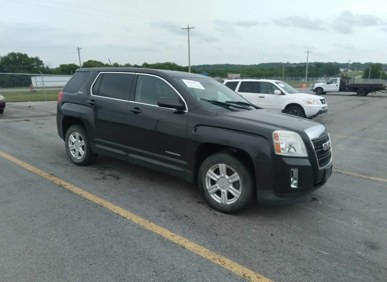 2015 GMC  - Image 1.