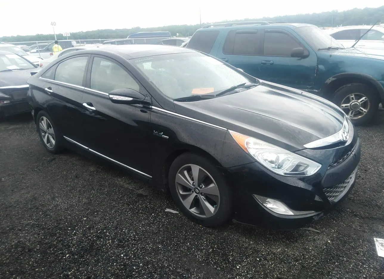 2011 HYUNDAI  - Image 1.