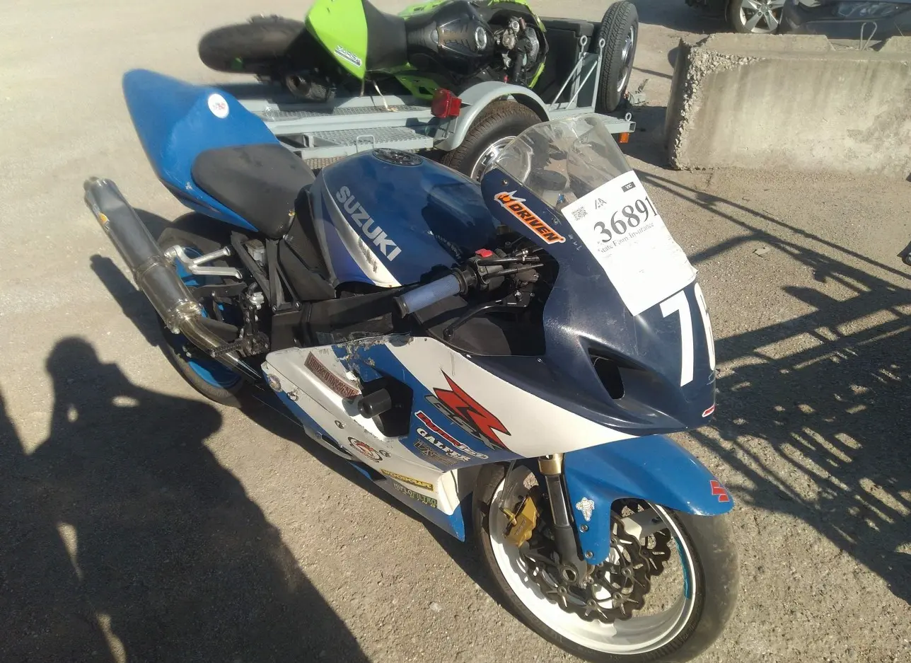 2005 SUZUKI  - Image 1.