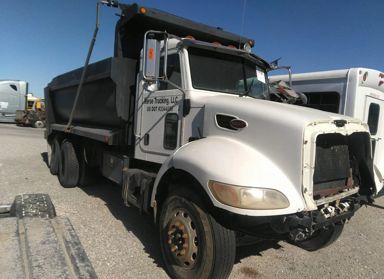 2005 PETERBILT  - Image 1.