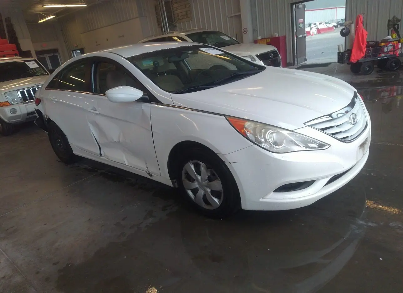 2012 HYUNDAI  - Image 1.