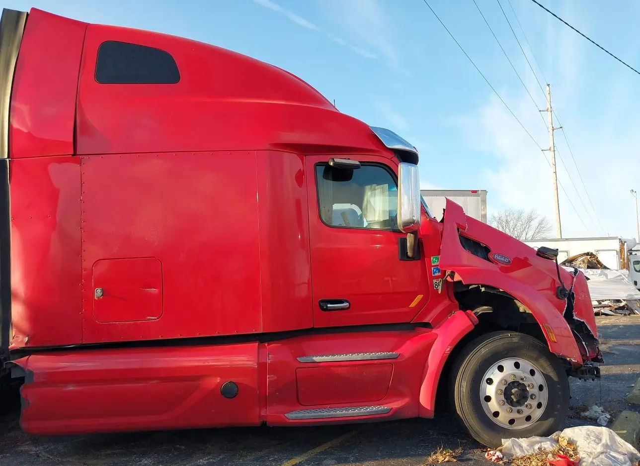 2019 PETERBILT  - Image 1.