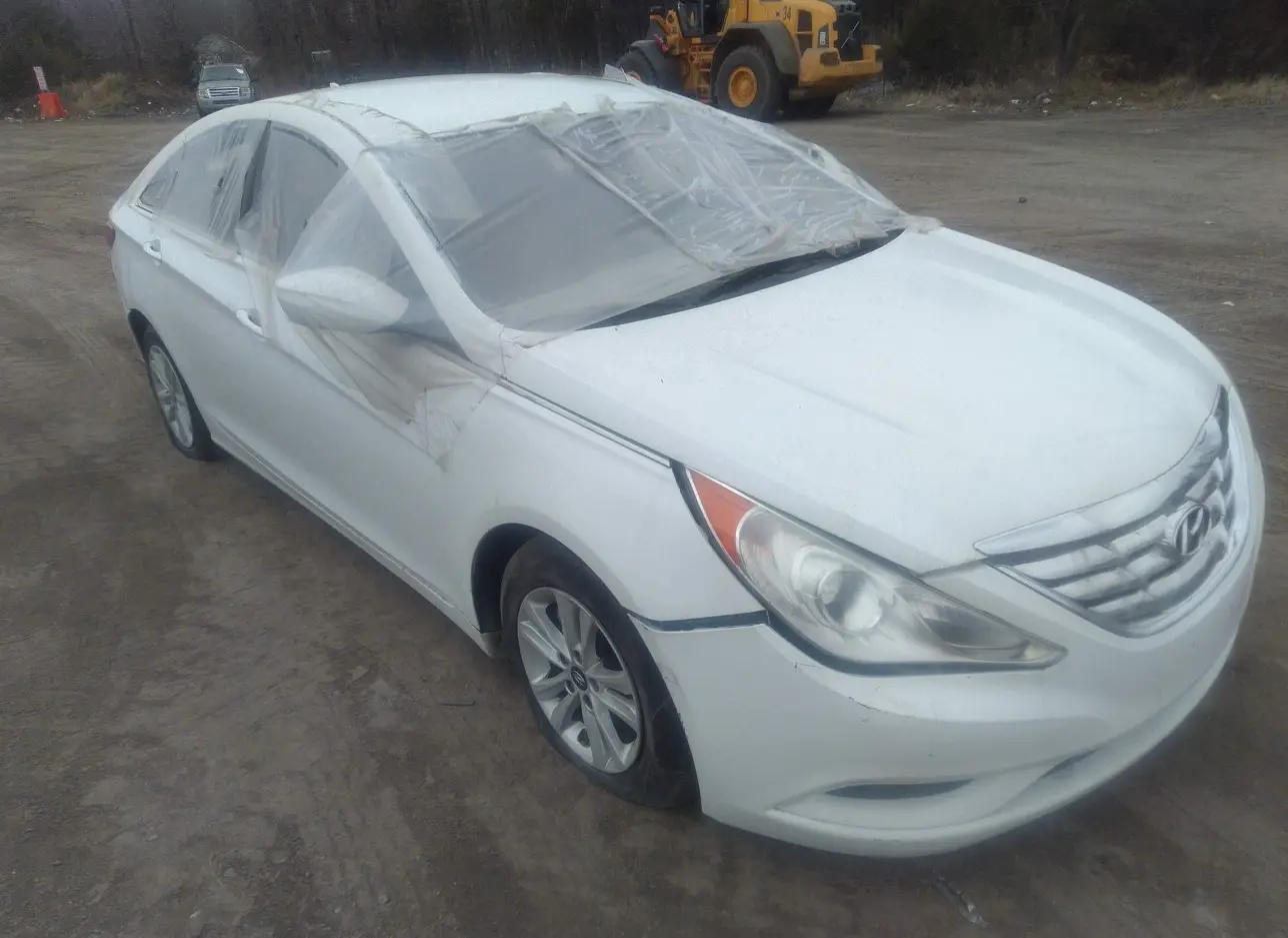 2012 HYUNDAI  - Image 1.