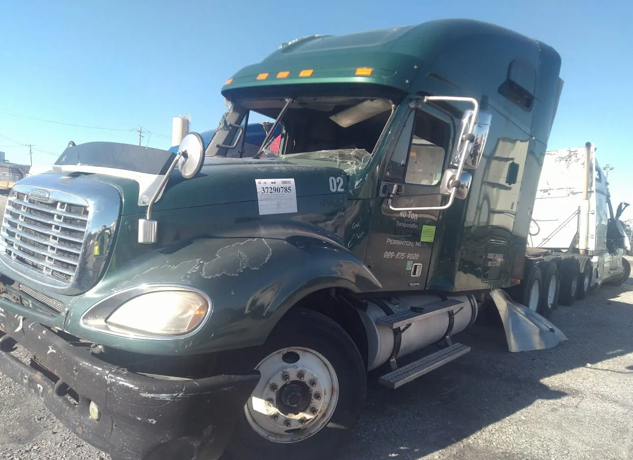 2004 FREIGHTLINER  - Image 1.