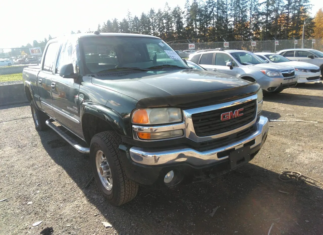 2004 GMC  - Image 1.