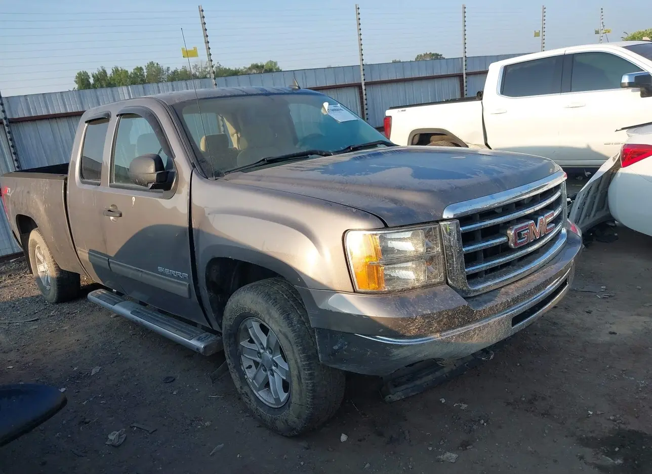 2013 GMC  - Image 1.