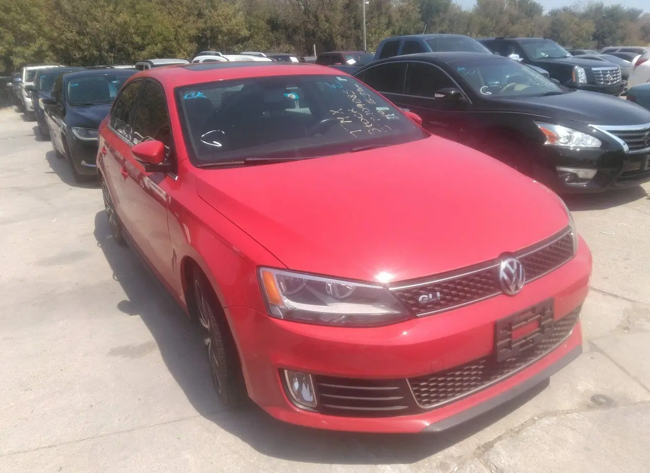 2013 VOLKSWAGEN  - Image 1.