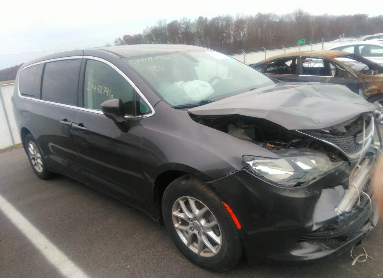 2018 CHRYSLER  - Image 1.