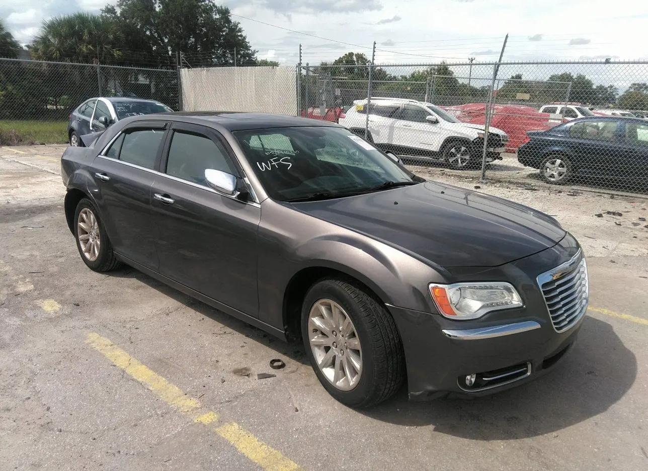 2014 CHRYSLER  - Image 1.