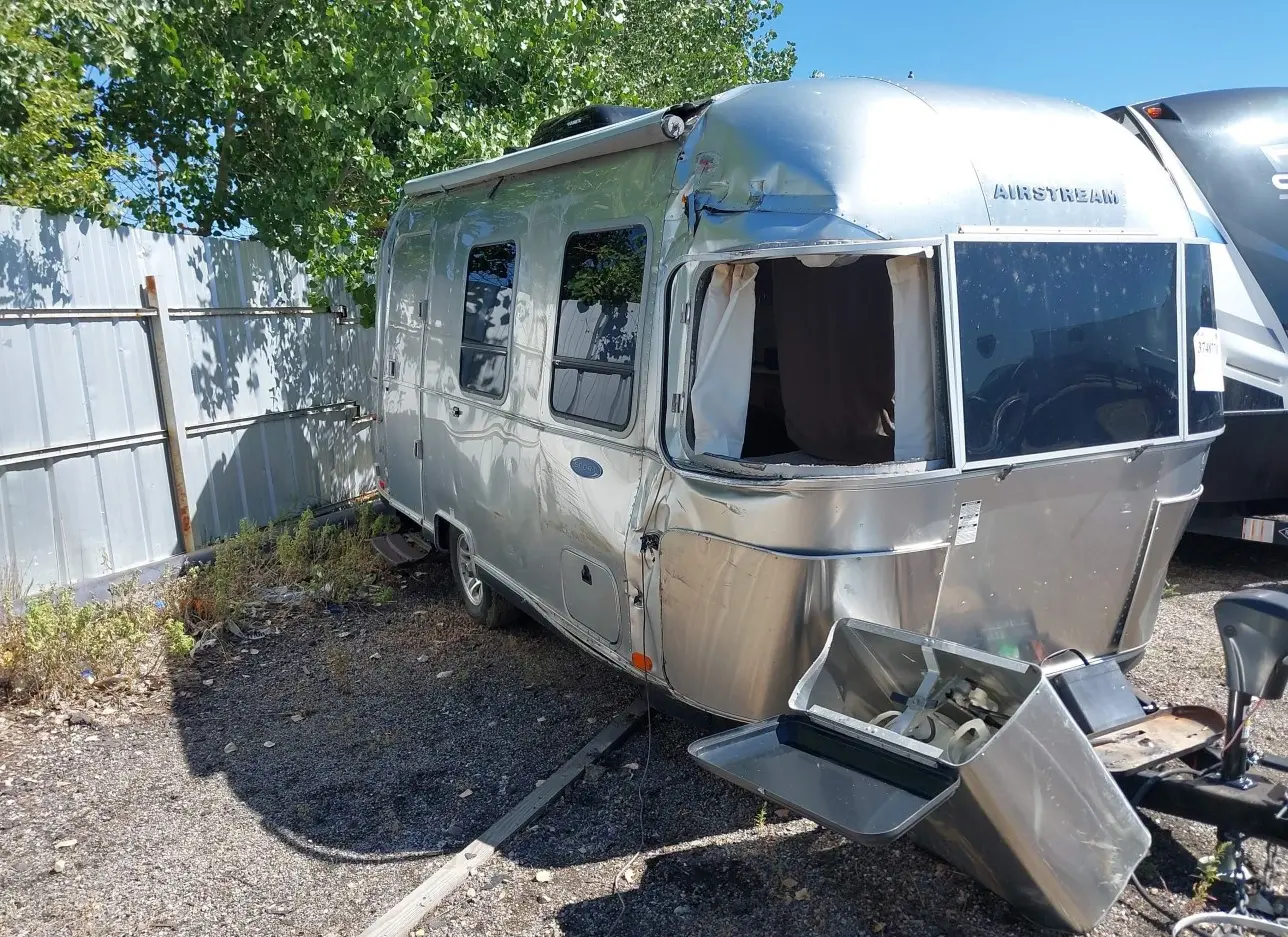 2011 AIRSTREAM  - Image 1.