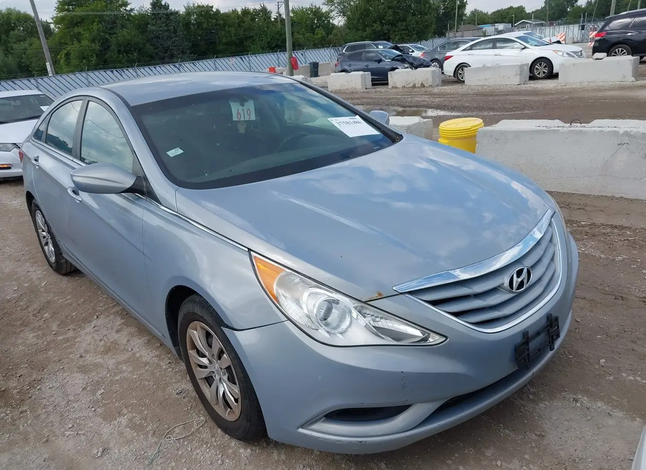 2012 HYUNDAI  - Image 1.