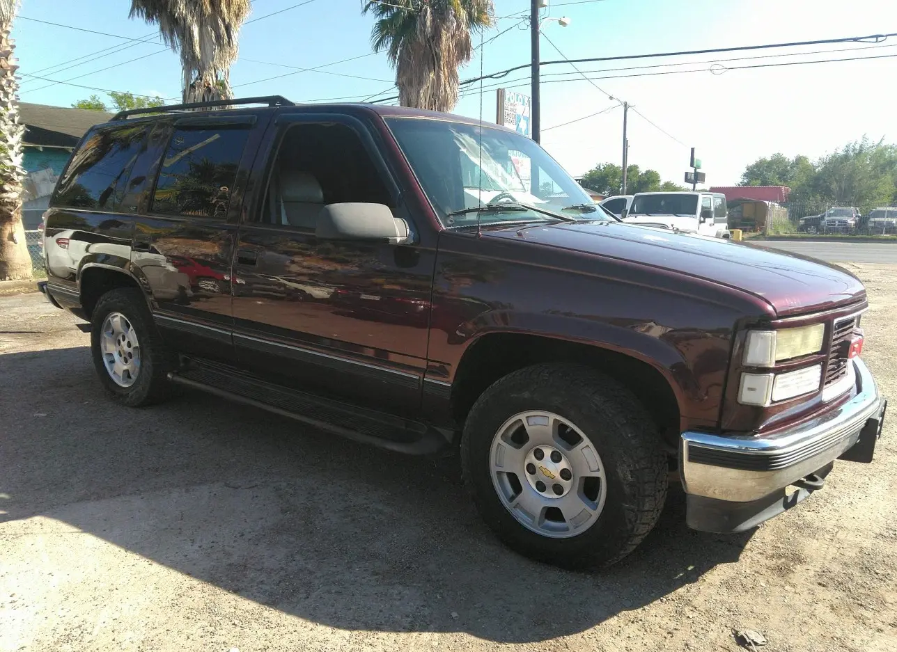 1995 GMC  - Image 1.