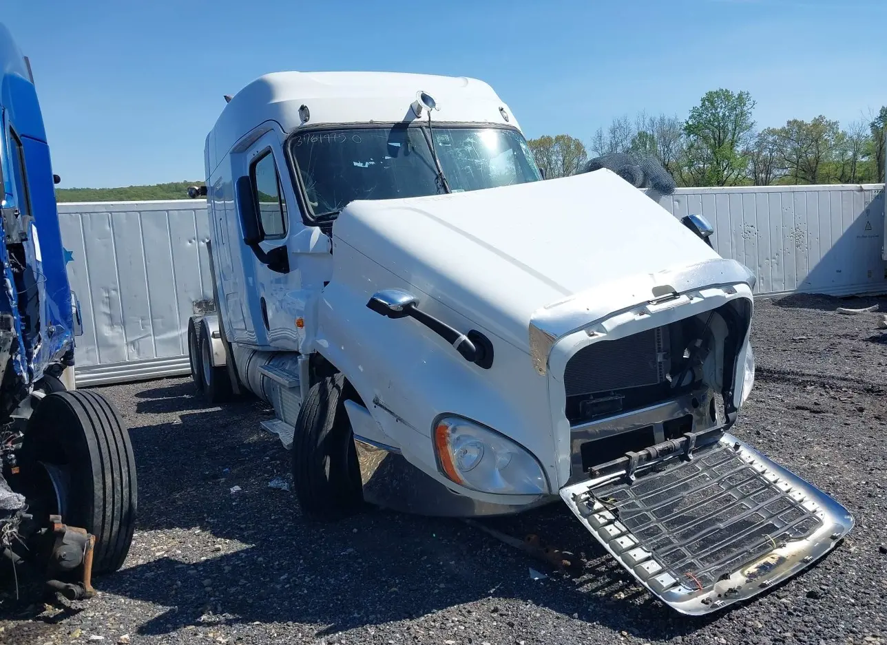 2015 FREIGHTLINER  - Image 1.