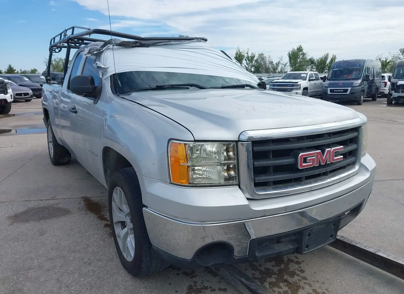 2012 GMC  - Image 1.